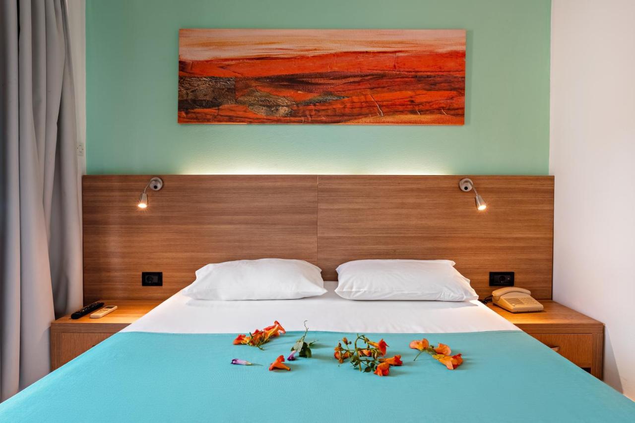 Hotel Pavlou Poros Town ภายนอก รูปภาพ